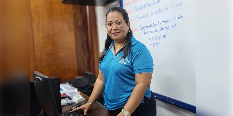 Sayra Amador Barrera: Quince Años de Vocación Transformando Vidas desde la Educación Técnica