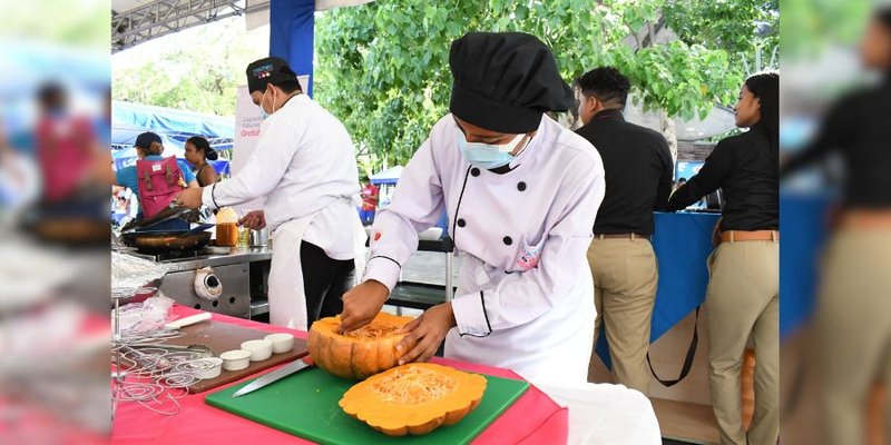Capitalinos disfrutan del Festival "Tu oportunidad en el Tec"