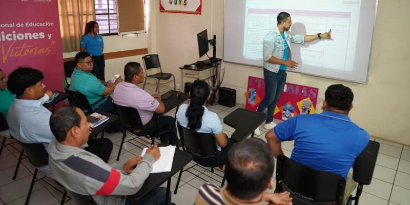 300 servidores públicos inician formación en inglés para fortalecer su perfil profesional