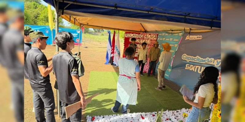 ¡Estudiantes técnicos de Chichigalpa rinden homenaje artístico a Rolando Rodríguez González