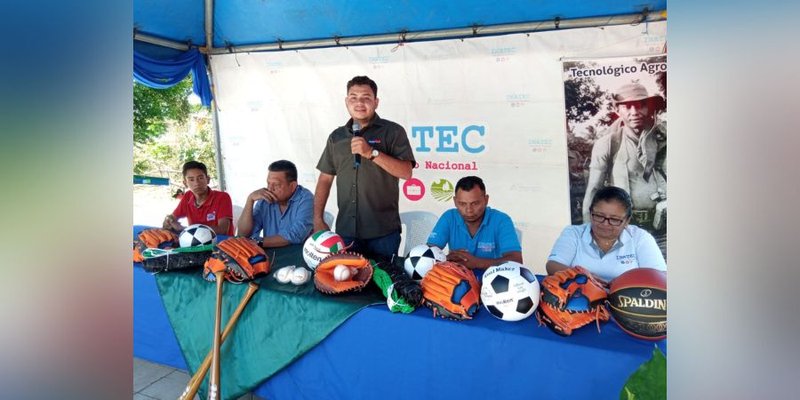 Realizan segunda entrega de Útiles Deportivo a Estudiantes Técnicos de Juigalpa