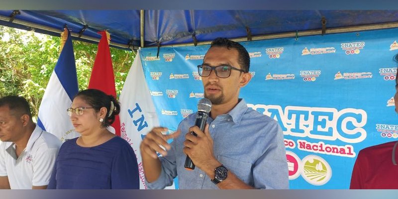 Estudiantes Técnicos de Nueva Guinea Celebran  2da Entrega De Material Deportivo