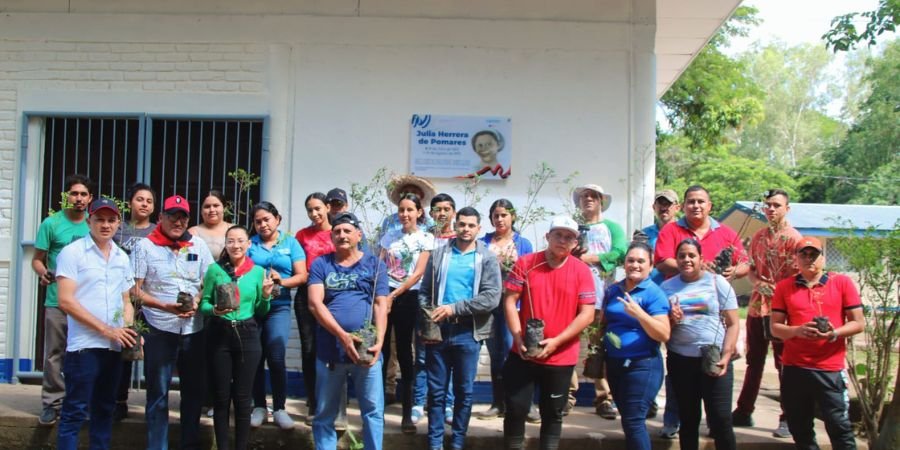 En honor a la Chinita Arlen Siu, Centro Técnico de El Sauce Desarrolla Jornada de Reforestación y Festival Tecnológico