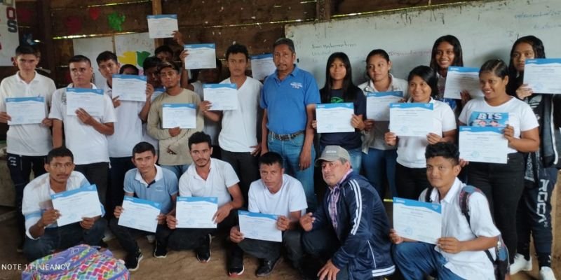 Protagonistas de la Escuela Concepción de María celebran logros del Programa Vocación Productiva
