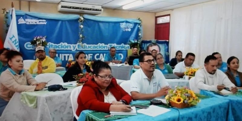 Hacia una educación técnica de vanguardia: más 3,000 maestros fortalecen habilidades socioemocionales