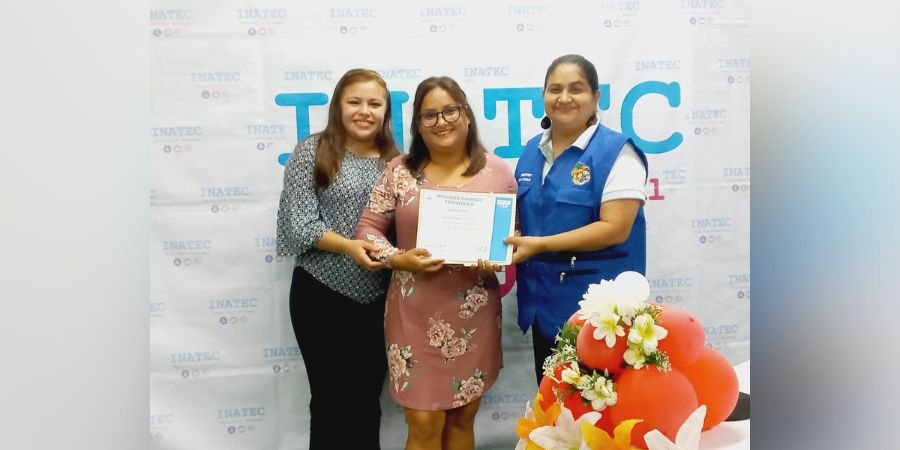 Centro Tecnológico Francisco Rivera entrega certificados a protagonistas del Programa Amor y Cursos Libres