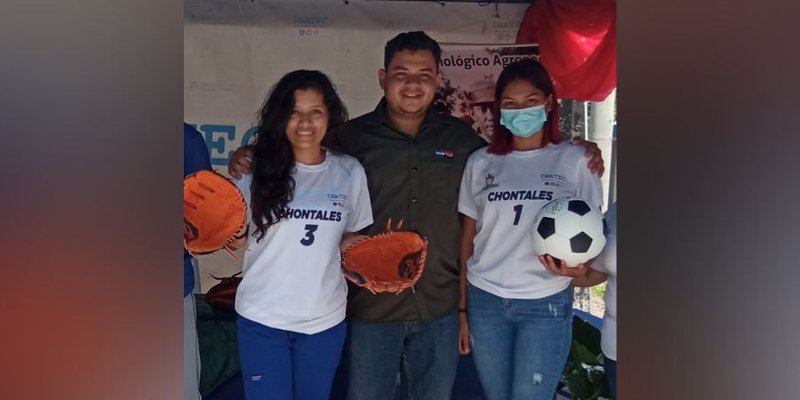 Realizan segunda entrega de Útiles Deportivo a Estudiantes Técnicos de Juigalpa