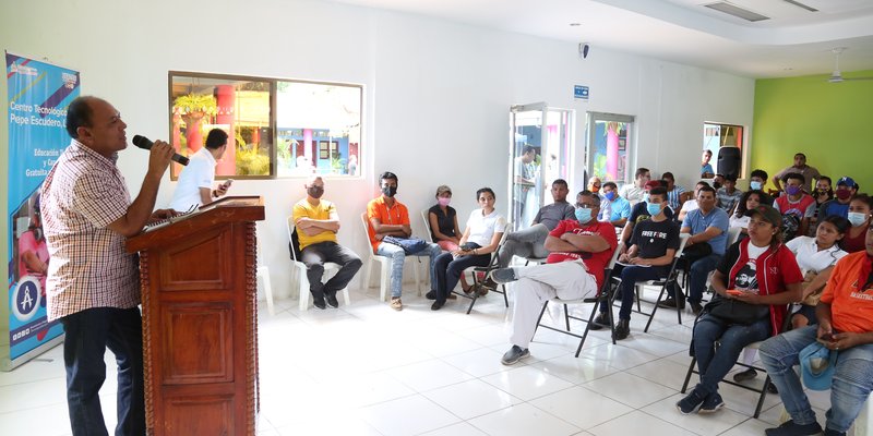 Estudiantes Técnicos participan del Conversatorio “Yo Soy Fidel”