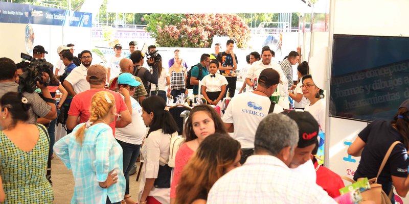 Capitalinos visitan el Mega Circuito #SoyTecNicaragua