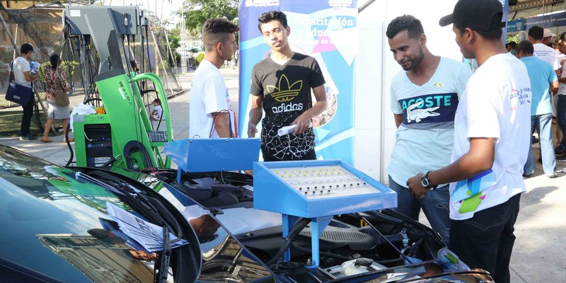 Capitalinos visitan el Mega Circuito #SoyTecNicaragua