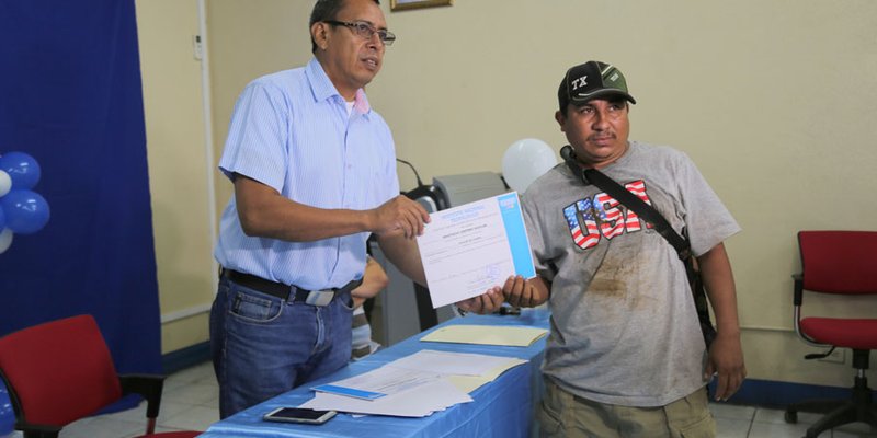 Certifican a trabajadores empíricos de Chinandega