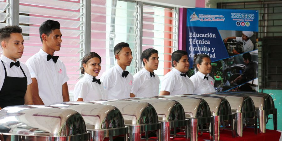 Aprendizaje técnico con labor para la población