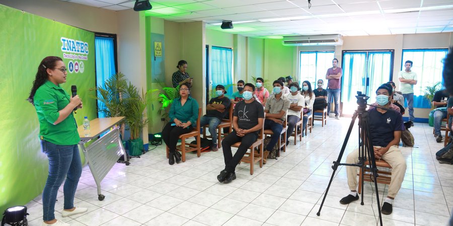 Estudiantes Técnicos participan en Foro Virtual sobre el cuido de la Madre Tierra