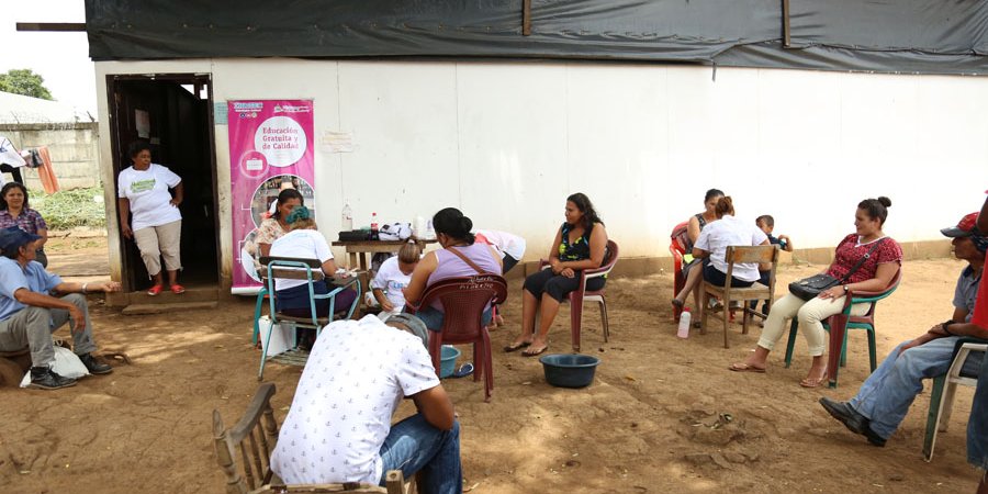 Aprendizaje técnico con labor para la población