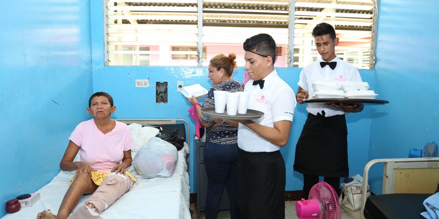 Aprendizaje técnico con labor para la población