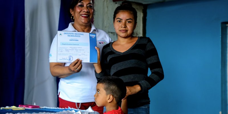 Nuevos egresados de la Escuela Municipal de Oficio en Ticuantepe