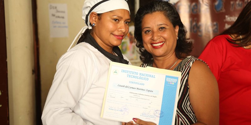 Entrega Certificado Escuelas de Oficio León