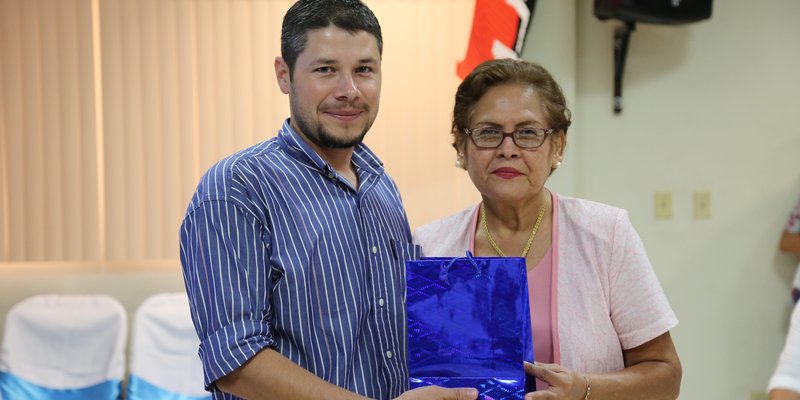 Felicidades a los docentes de la educación técnica