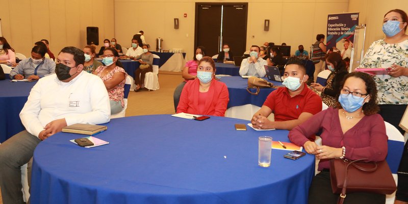 Docentes Técnicos participan en taller sobre “Alimentación y Nutrición”