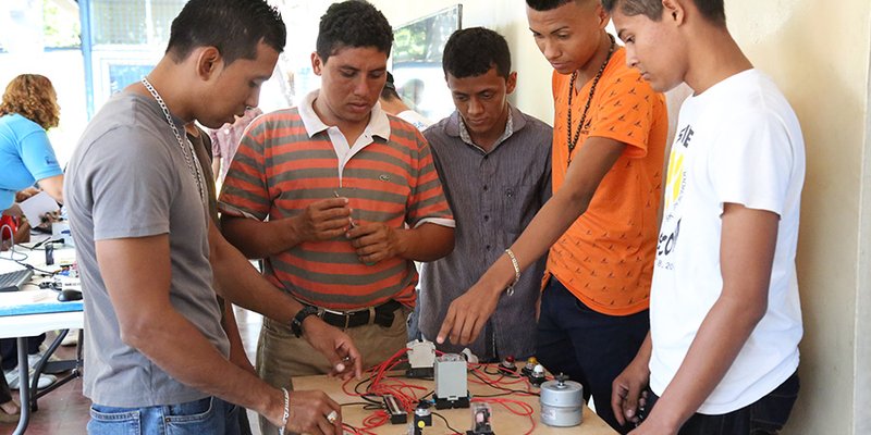 Protagonistas demuestran innovación en exposición de proyectos