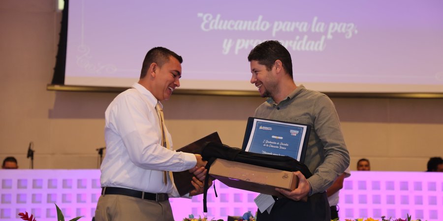 Primera Graduación de Docentes de la Educación Técnica