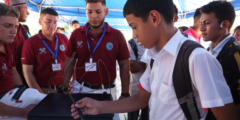 Feria Tecnológica Vocacional