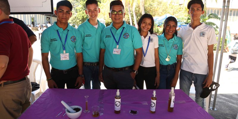 Feria Tecnológica Vocacional