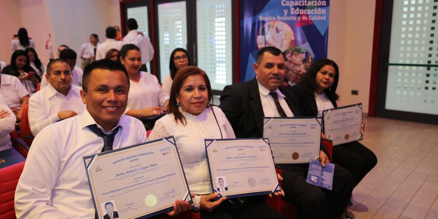 Primera Graduación de Docentes de la Educación Técnica