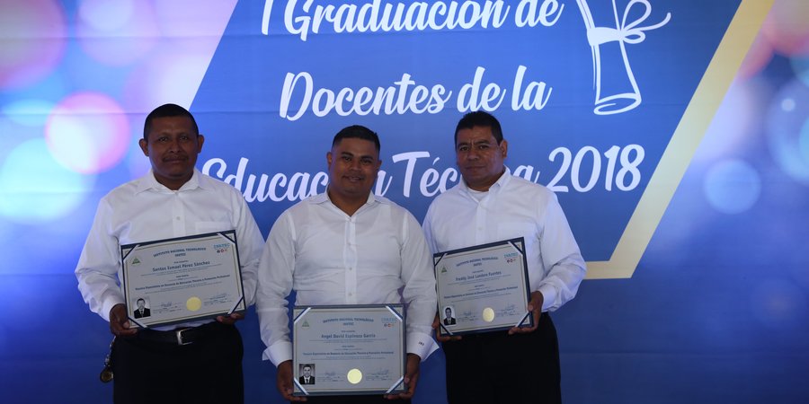 Primera Graduación de Docentes de la Educación Técnica