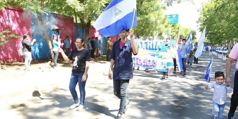 Estudiantes Técnicos saludan las fiestas patrias