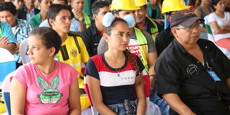 Estudiantes técnicos celebran Día Internacional del Libro