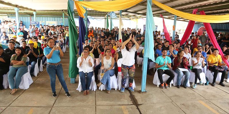 Estudiantes técnicos celebran Día Internacional del Libro