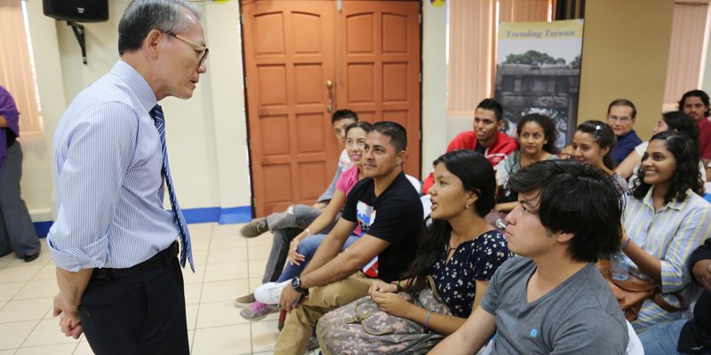 Apertura del Curso Chino-Mandarín