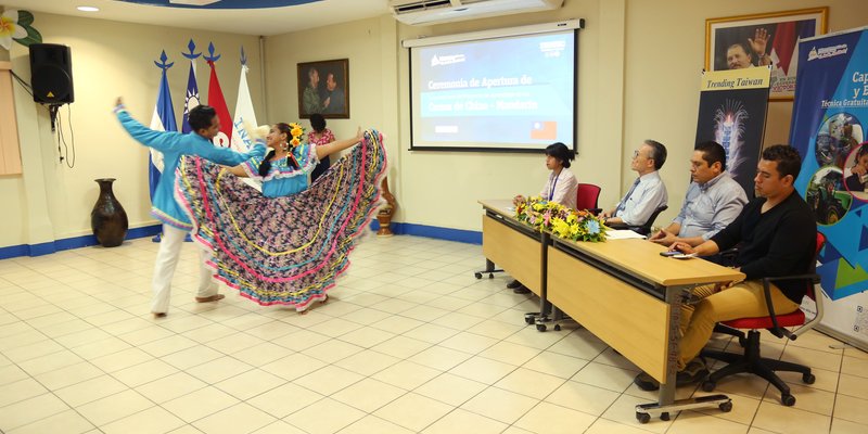 Apertura del Curso Chino-Mandarín