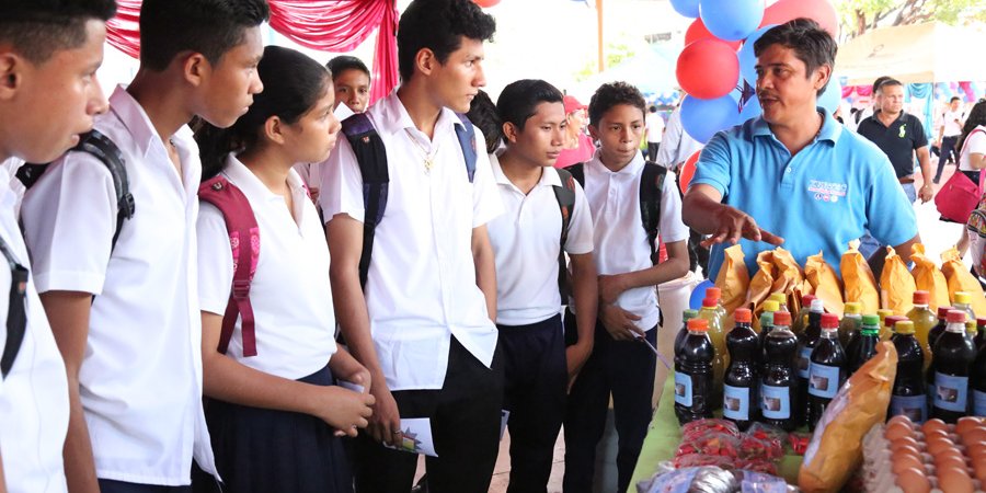 Docentes e instructores de occidente realizaron feria  vocacional