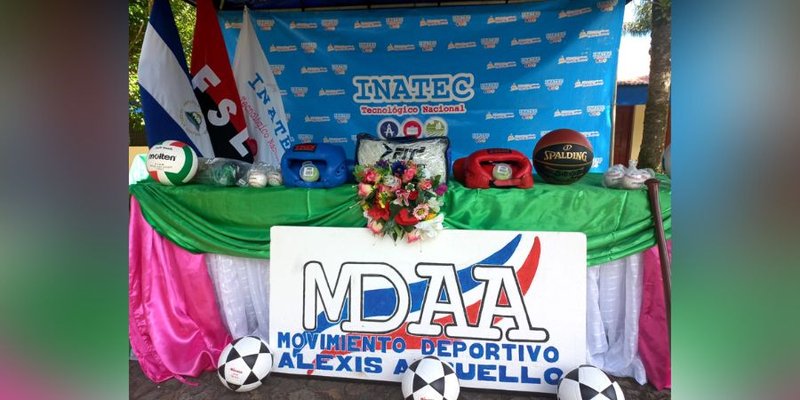 Estudiantes Técnicos de Nueva Guinea Celebran  2da Entrega De Material Deportivo