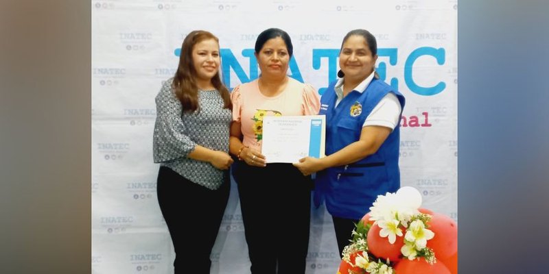 Centro Tecnológico Francisco Rivera entrega certificados a protagonistas del Programa Amor y Cursos Libres