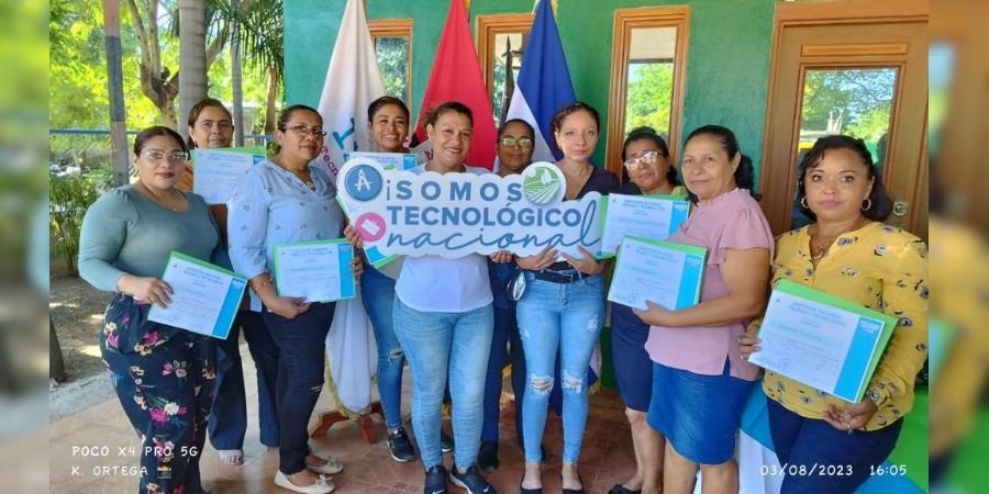 Realizan en Villa El Carmen promoción de egresados de cursos en Agro Industrialización