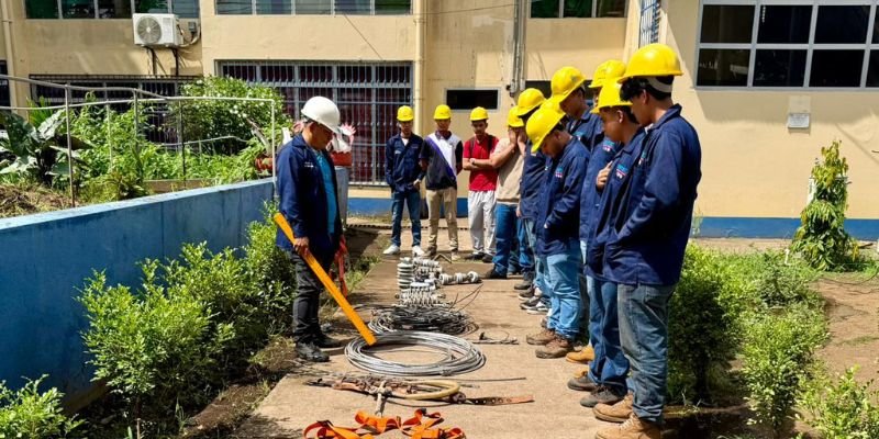 El docente que transforma vidas desde el aula e inspira a generaciones de técnicos en Chinandega