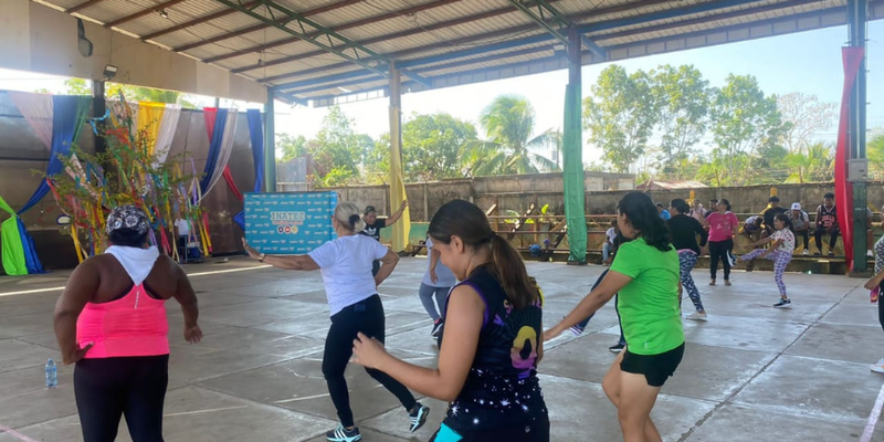 Estudiantes Técnicos de Bluefields se suman a las festividades de Palo de Mayo