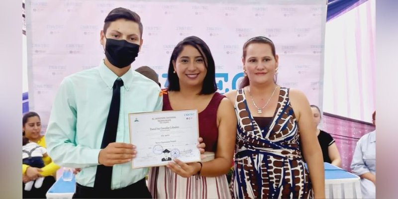Centro Tecnológico Olof Palme de Estelí desarrolla su graduación número 27