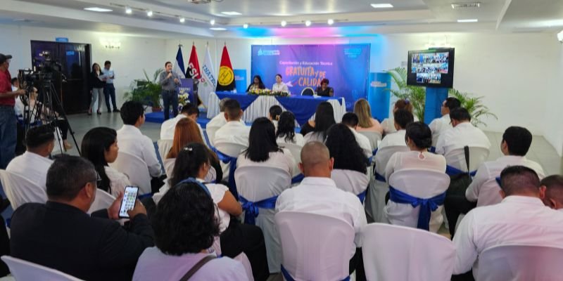 Graduación de 256 Técnicos Especialistas en Didáctica del Inglés impulsa educación en Nicaragua