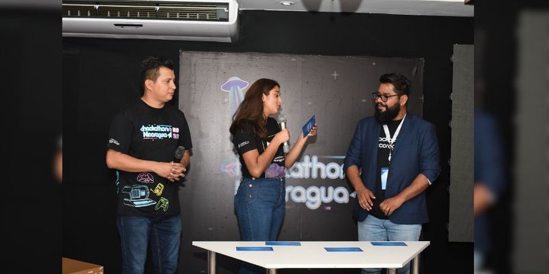 Talentosos Creadores de Contenido viven la Experiencia de Hackathon Nicaragua