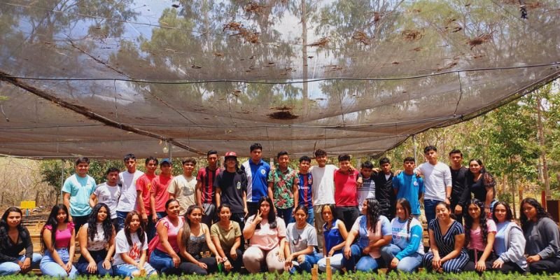 Estudiantes Técnicos establecen vivero con 13,500 plántulas cultivadas en el Centro Tecnológico Olof Palme de Estelí