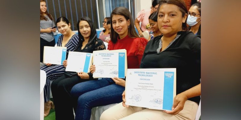 Centro Tecnológico Francisco Rivera entrega certificados a protagonistas del Programa Amor y Cursos Libres