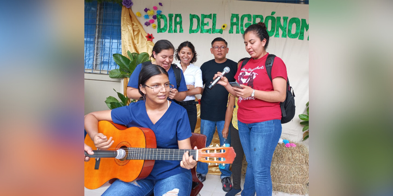 Estudiantes Técnicos se toman un receso para celebrar el Día del Agrónomo nicaragüense