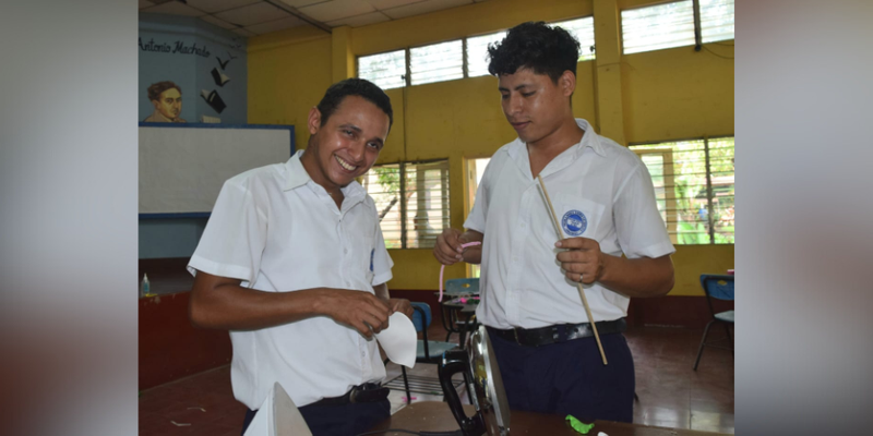 Personas con Discapacidad en Chinandega se Capacitan en Montaje de Eventos