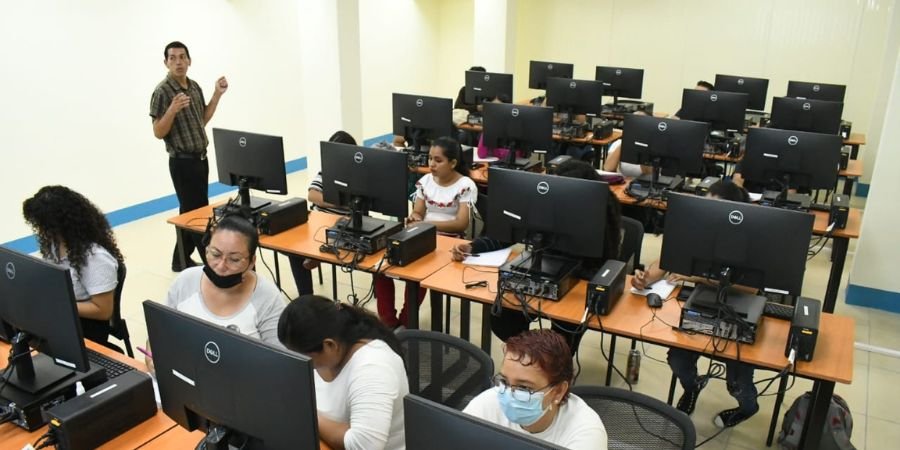 Centro Cultural y Politécnico José Coronel Urtecho abre sus puertas para la formación de las familias nicaragüenses