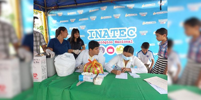 Estudiantes Técnicos de Veterinaria comparten sus aprendizajes con las familias de Nueva Guinea