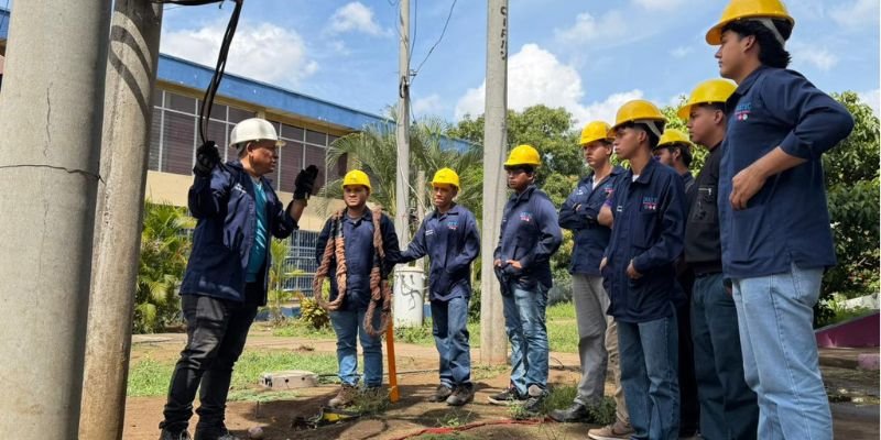 El docente que transforma vidas desde el aula e inspira a generaciones de técnicos en Chinandega